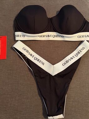 God Save Queens Carrara Strapless Bra & V-Front Thong Set